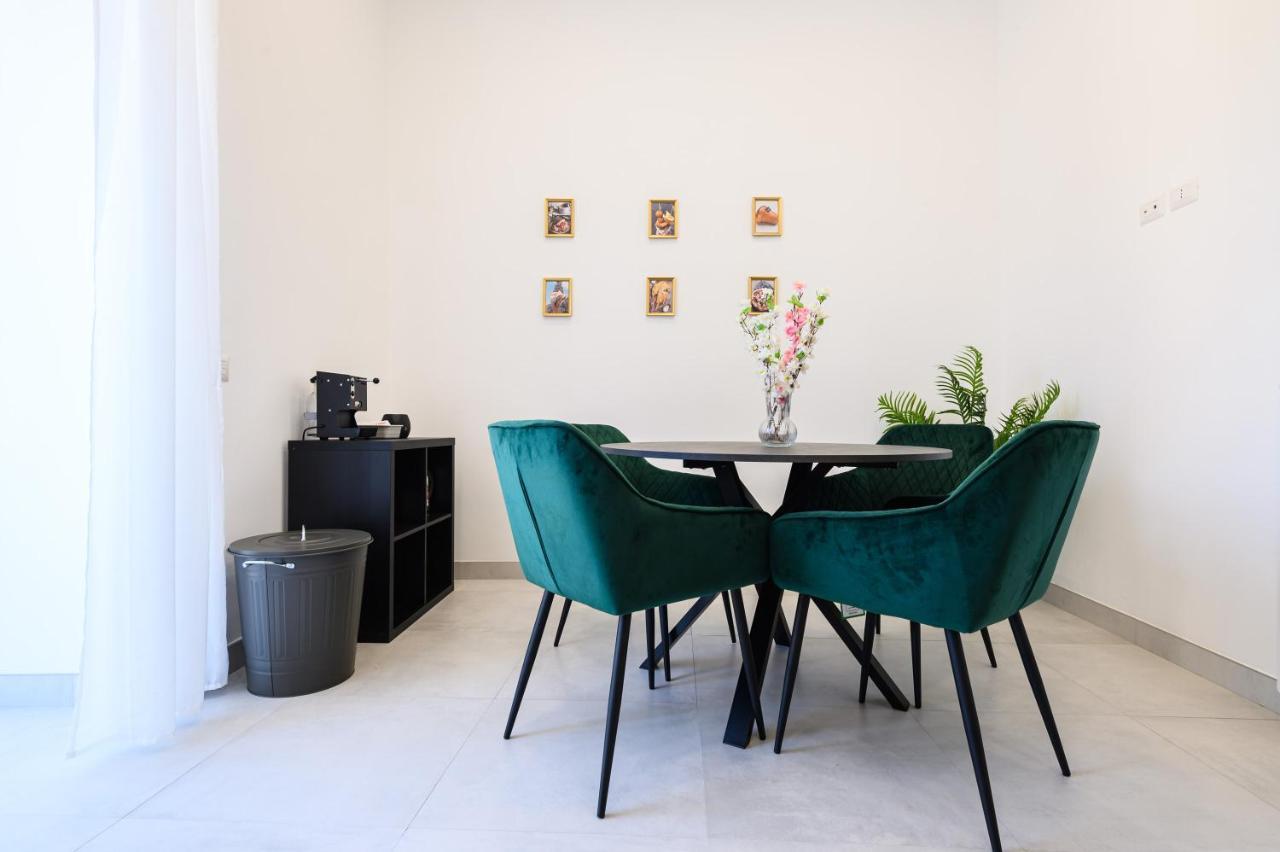 Magical Botanic-Charming Apartment Napoli Esterno foto