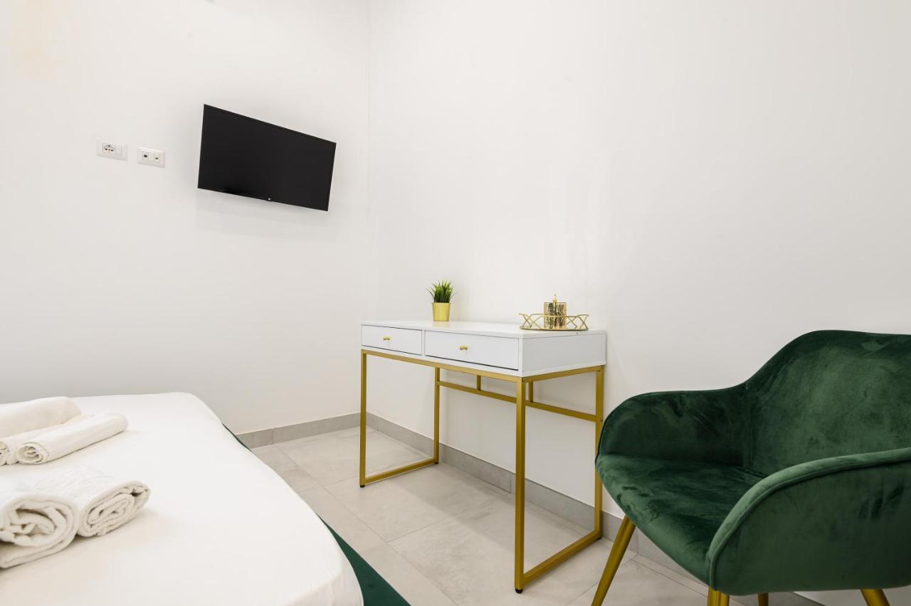 Magical Botanic-Charming Apartment Napoli Esterno foto